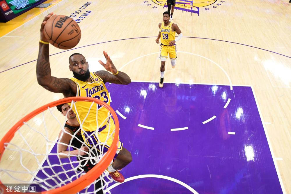 更是两位年 更是两位年